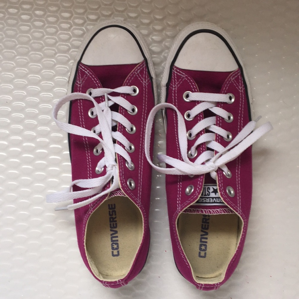 Fuchsia converse*only worn twice*